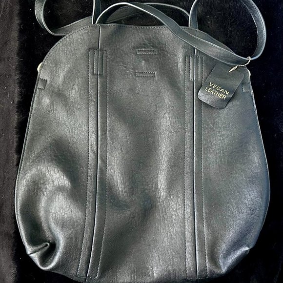 Two in one vegan purse perfect for travel and shopping - Picture 2 of 3